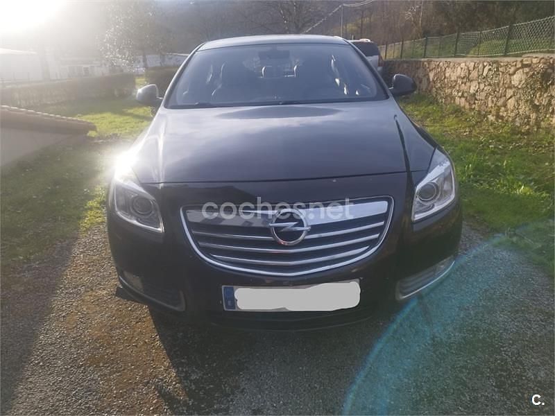 Usado Opel Insignia Excellence 160 HP (117 kW) 2013 Castanho Sedan