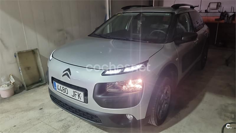 Usado Citroën C4 Cactus Shine 100 CV (73 kW) 2015 Gris / plata Utilitario