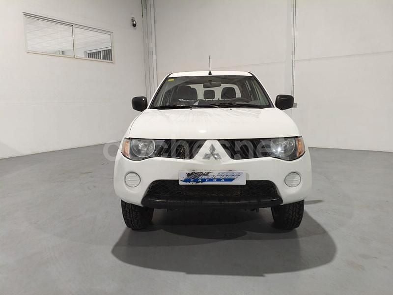 Usado Mitsubishi L200 Intense 136 CV (100 kW) 2008 Blanco Recogida