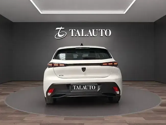 Usado Peugeot 308 Active 130 CV (95 kW) 2023 Blanco Berlina