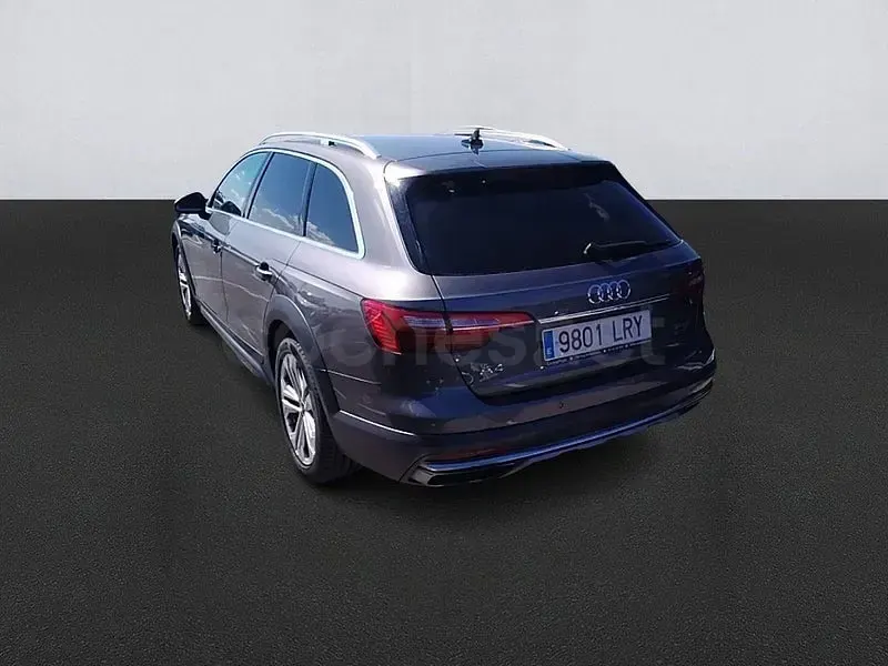 Usado Audi A4 Allroad 204 CV (150 kW) 2021 Gris / plata Familiar