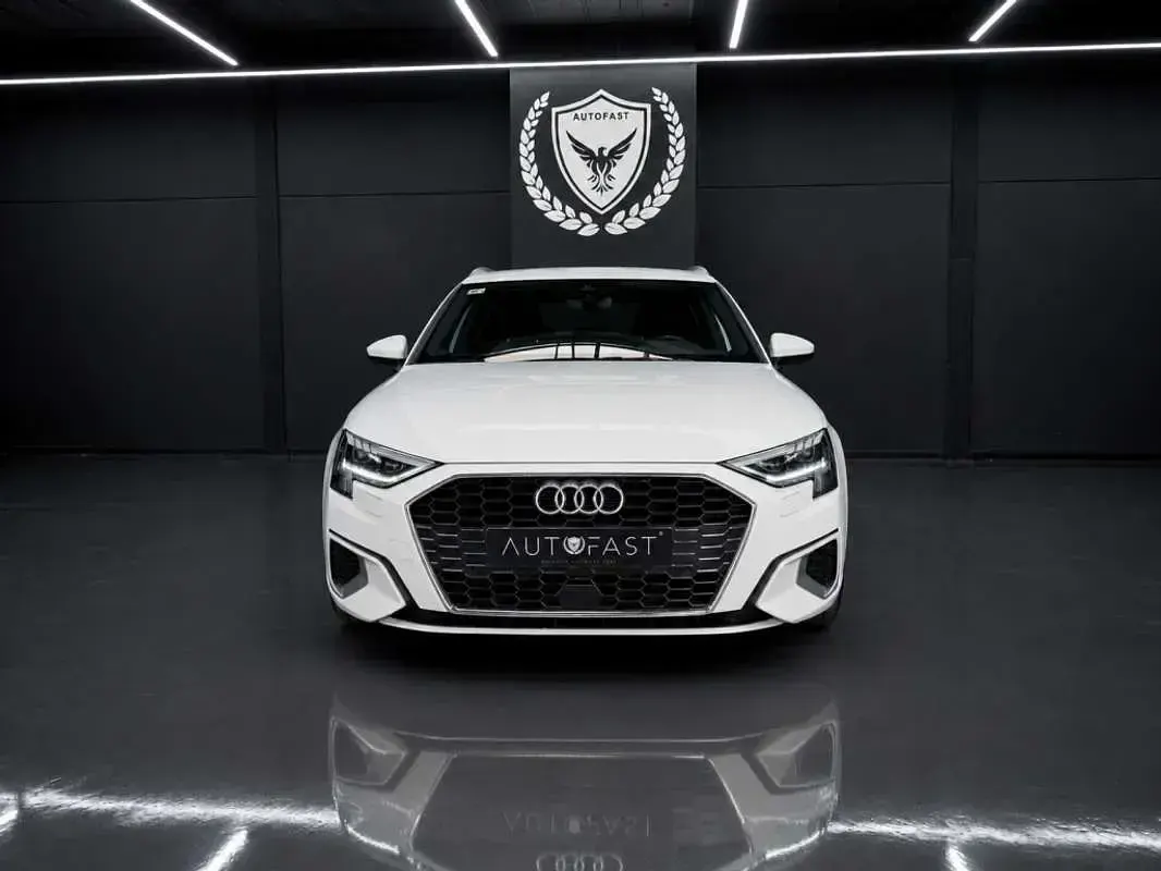 Usado Audi A3 Sportback Advanced 116 CV (85 kW) 2022 Blanco Utilitario
