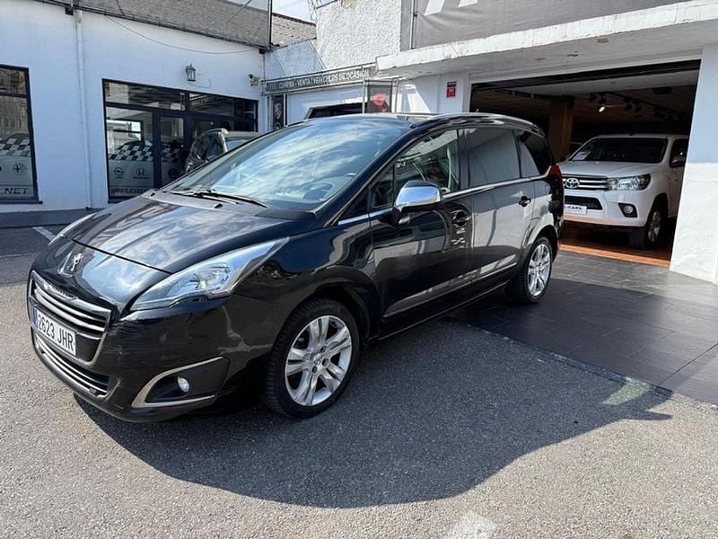 Negro Usado 2015 Peugeot 5008 Allure Monovolumen | 7900 € (Buen precio) - Imagen 1/4