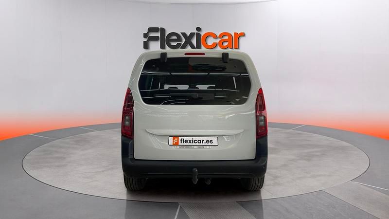 Usado Citroën Berlingo Shine 131 CV (96 kW) 2024 Blanco Monovolumen