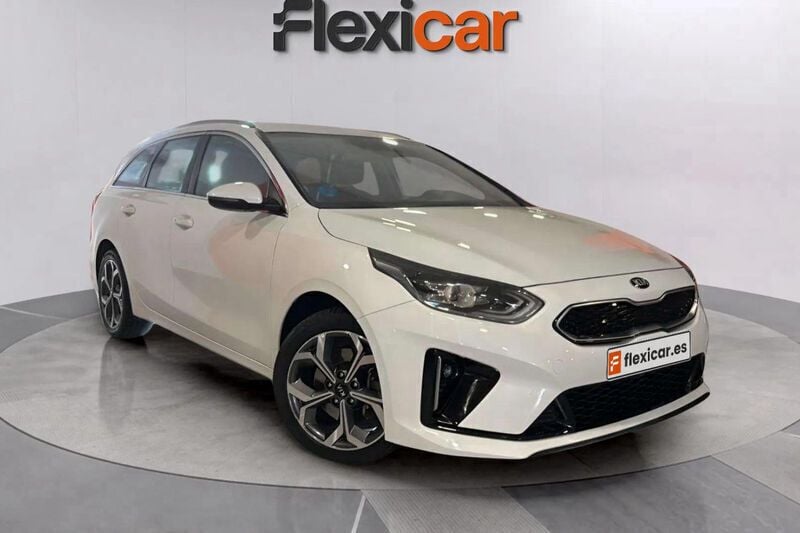 Blanco Usado 2021 Kia Ceed GT-Line Familiar | 13.990 € (Super precio) - Imagen 1/4