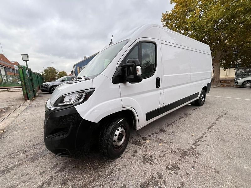 Usado Fiat Ducato 140 CV (102 kW) 2023 Blanco Van