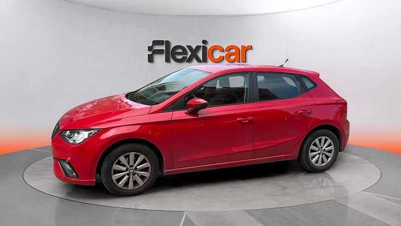 Usado Seat Ibiza Style 110 CV (80 kW) 2021 Rojo Utilitario