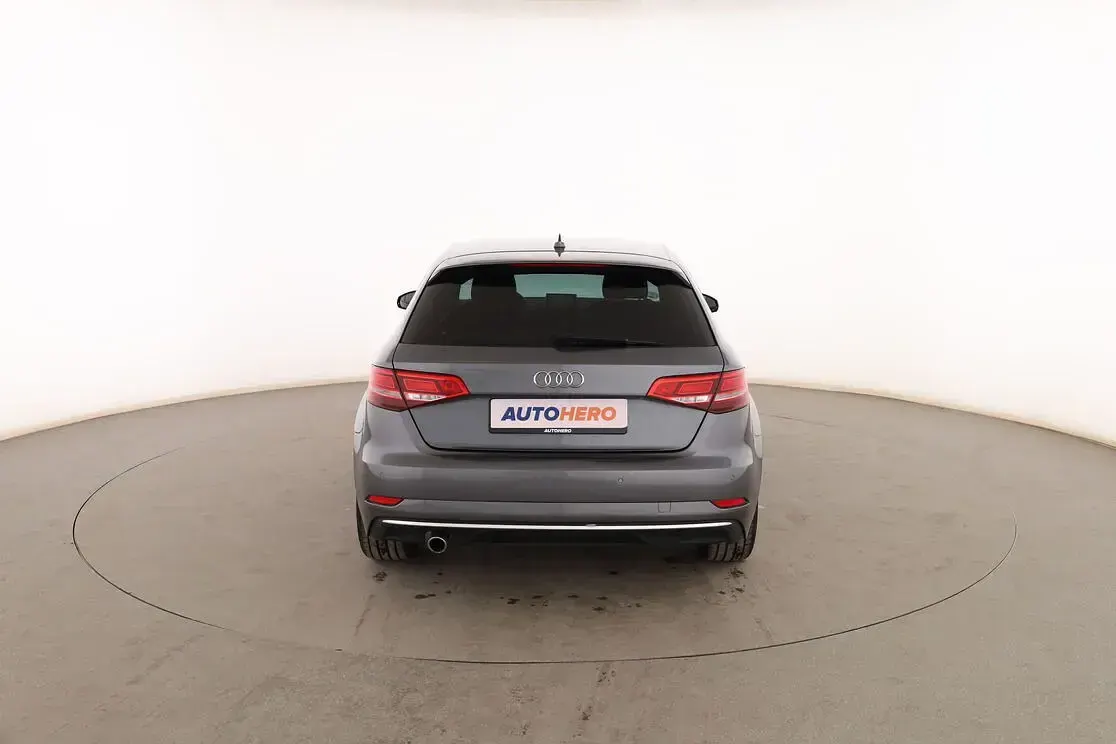 Usado Audi A3 Sportback Sport 110 CV (80 kW) 2017 Gris Utilitario