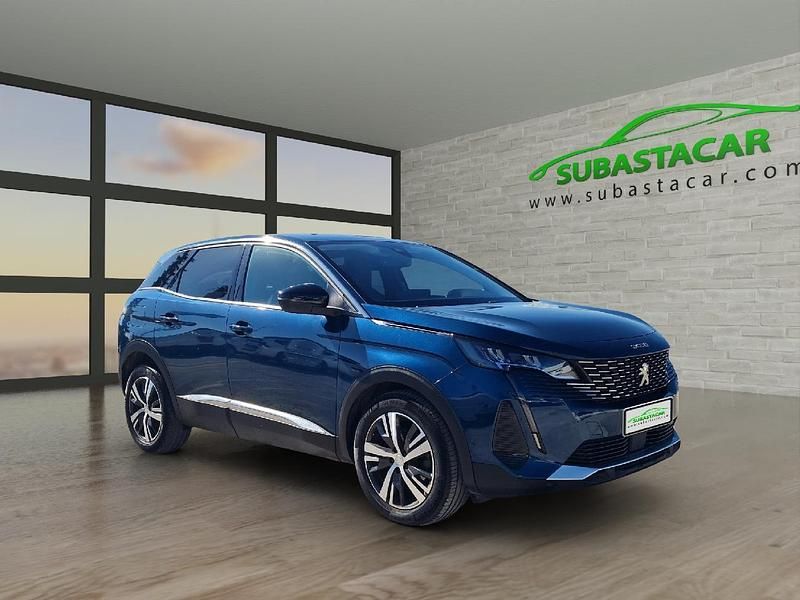 Usado Peugeot 3008 Allure 130 CV (95 kW) 2022 Verde SUV