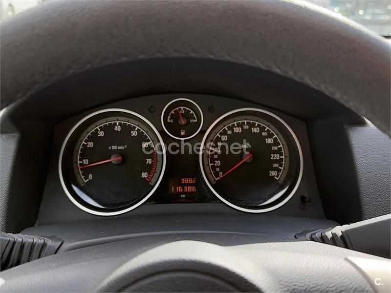 Usado Opel Astra Enjoy 115 CV (84 kW) 2008 Verde Berlina