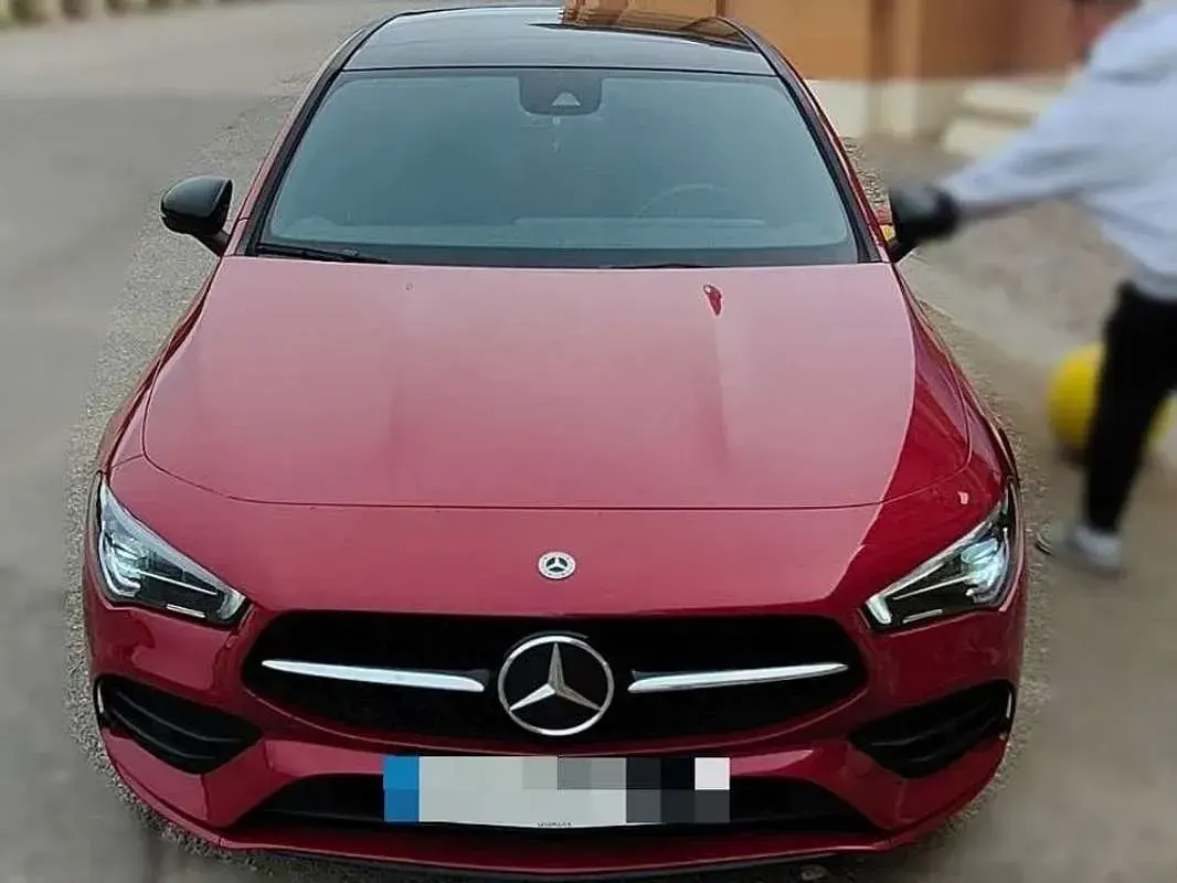 Usado Mercedes CLA220 Shooting Brake 190 CV (139 kW) 2022 Rojo Familiar