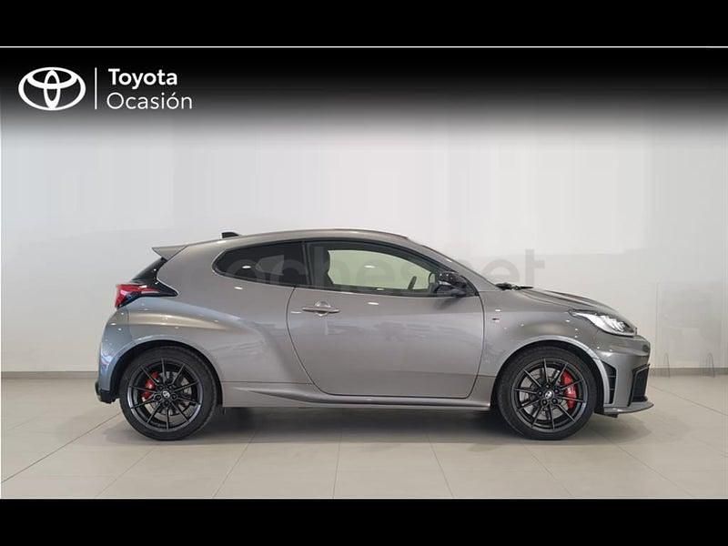 Usado Toyota Yaris 276 CV (202 kW) 2024 Gris / plata Utilitario