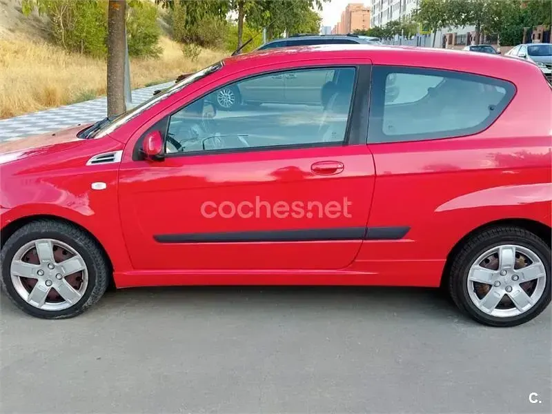 Usado Chevrolet Aveo LS 101 CV (74 kW) 2010 Rojo Berlina