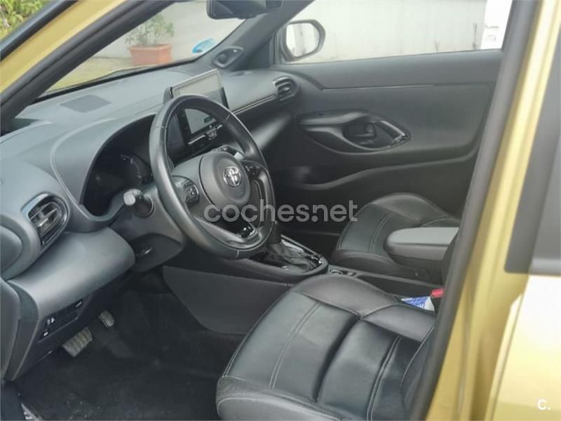 Usado Toyota Yaris Cross Edition 116 CV (85 kW) 2021 Amarillo SUV