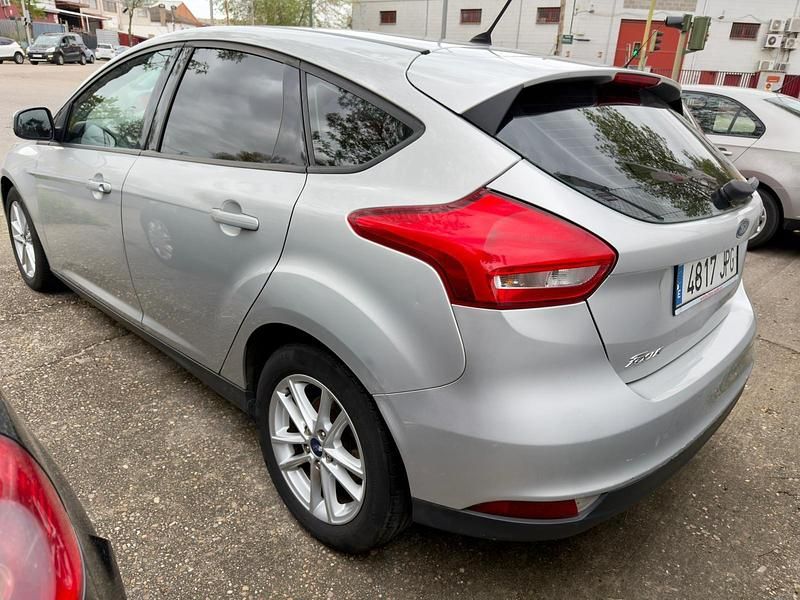 Usado Ford Focus 120 CV (88 kW) 2016 Gris