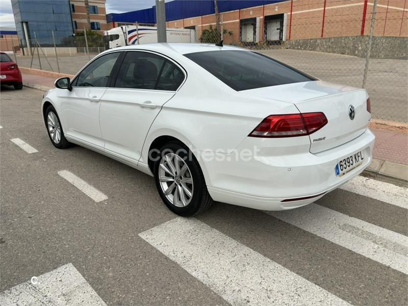 Usado VW Passat Advance 150 CV (110 kW) 2017 Blanco Berlina
