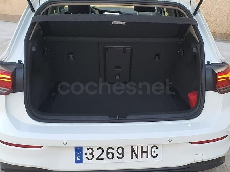 Usado VW Golf VIII 115 CV (84 kW) 2024 Blanco Berlina