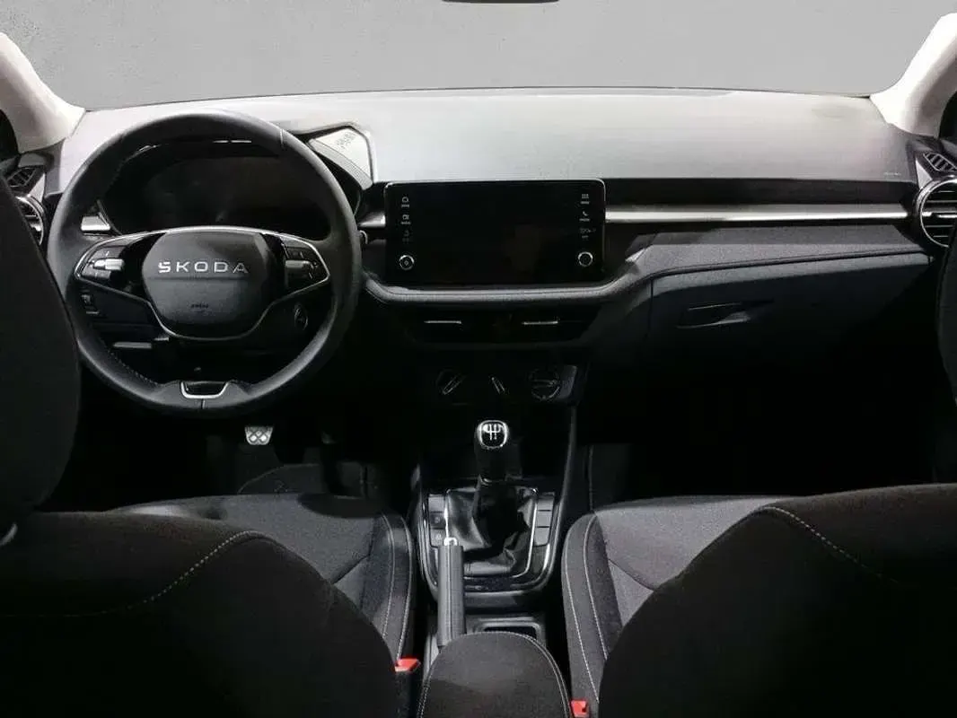 Usado Skoda Fabia Selection 95 CV (69 kW) 2026 Blanco Utilitario