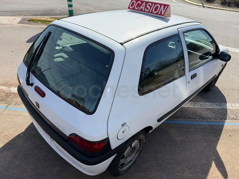 Usado Renault Clio 60 CV (44 kW) 1991 Blanco Utilitario