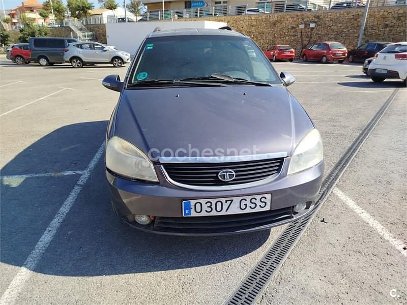 Usado Tata Indigo 85 CV (62 kW) 2010 Gris / plata Familiar