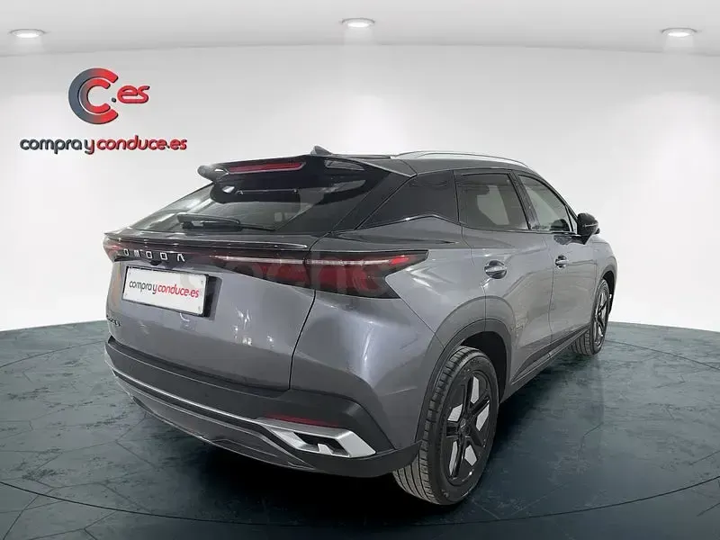 Usado Omoda 5 147 CV (108 kW) 2025 Gris / plata SUV