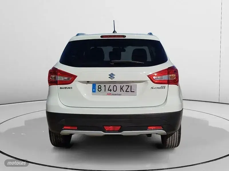 Usado Suzuki SX4 111 CV (81 kW) 2019 Blanco SUV