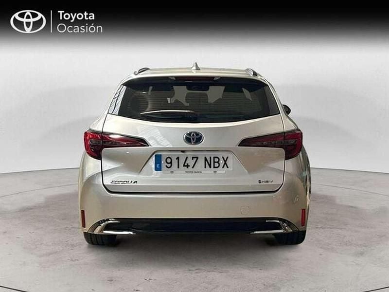 Usado Toyota Corolla Active 2025 Plateado Familiar