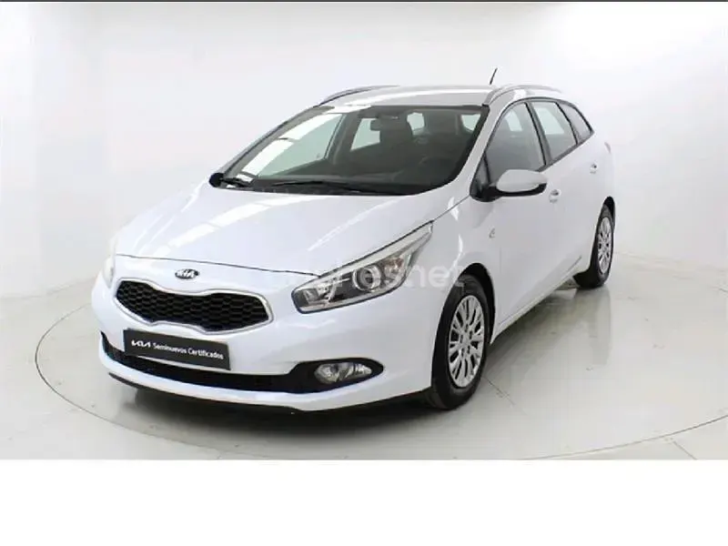 Usado Kia Ceed Sportswagon 110 CV (80 kW) 2013 Blanco Familiar
