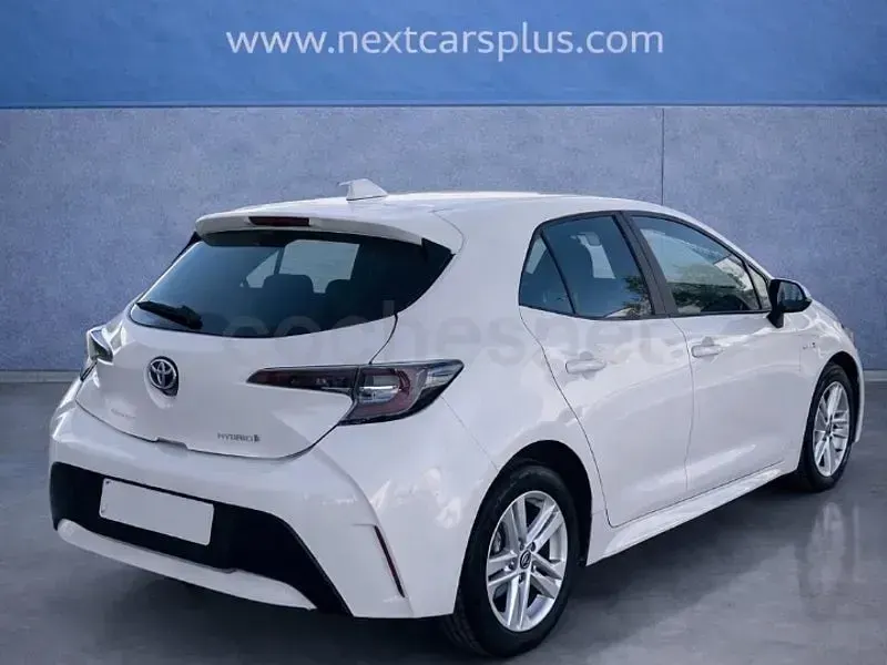 Usado Toyota Corolla Active 122 CV (89 kW) 2019 Blanco Berlina