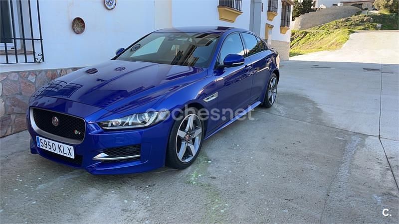 Usado Jaguar XE R-Sport 200 CV (147 kW) 2018 Azul Berlina