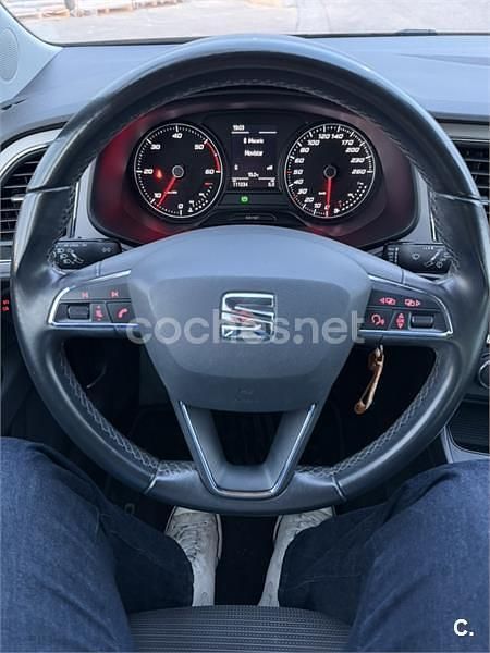 Usado Seat Leon Style Plus 115 CV (84 kW) 2017 Gris / plata Berlina