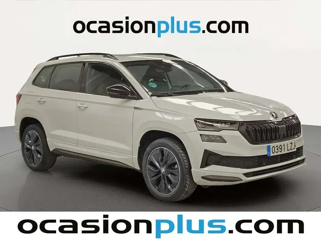 Usado Skoda Karoq SportLine 150 CV (110 kW) 2022 Blanco SUV