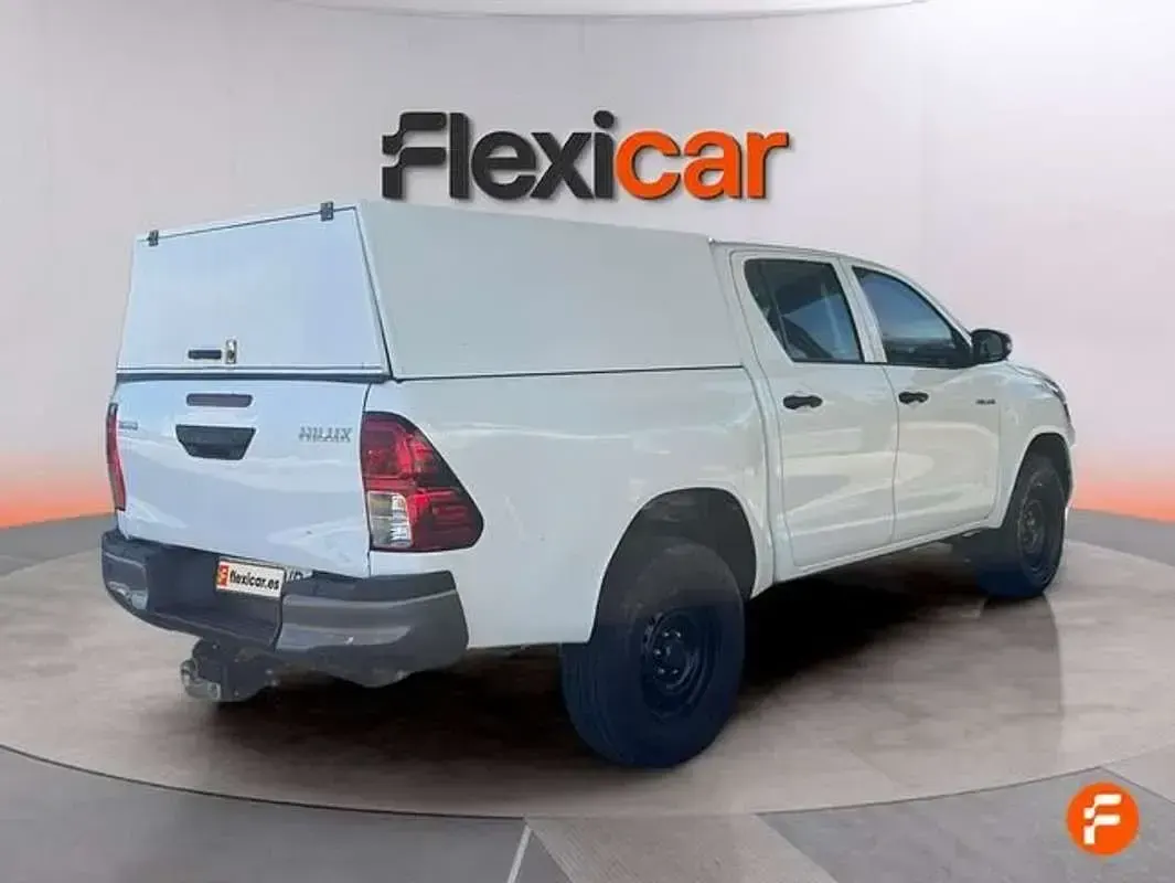 Usado Toyota HiLux 150 CV (110 kW) 2021 Blanco Pickup/Camioneta