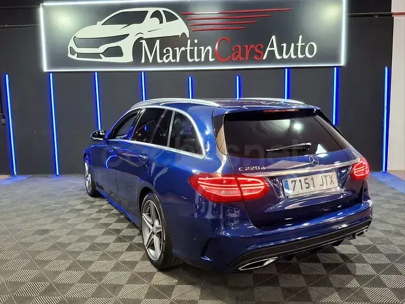 Usado Mercedes C220 AMG 170 CV (125 kW) 2016 Azul Familiar