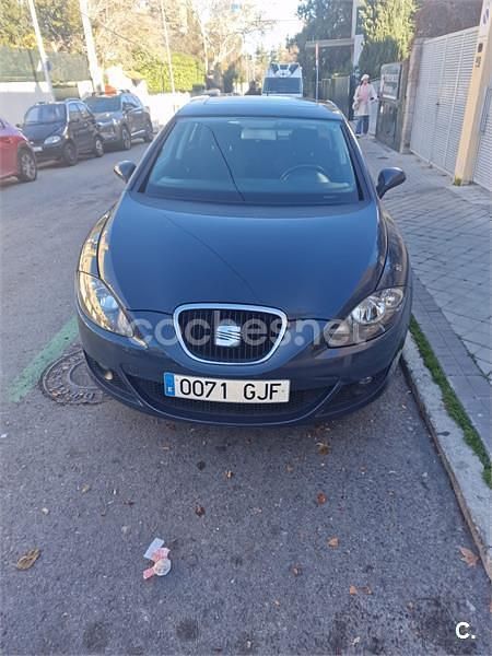 Usado Seat Leon Sport 125 CV (91 kW) 2008 Gris / plata Utilitario