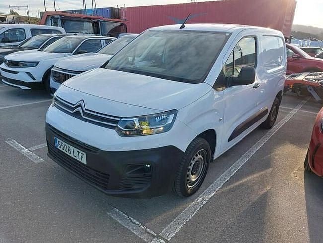 Usado Citroën Berlingo 100 CV (73 kW) 2021 Blanco Monovolumen