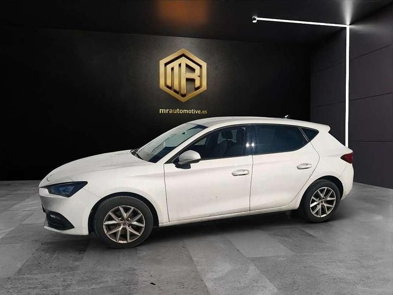 Usado Seat Leon Style 116 CV (85 kW) 2021 Blanco Berlina