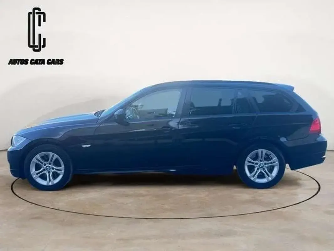 Usado BMW 318 143 CV (105 kW) 2011 Negro Familiar