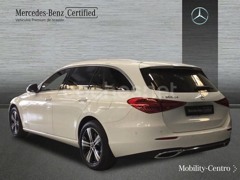 Usado Mercedes C300e 313 CV (230 kW) 2024 Blanco Familiar