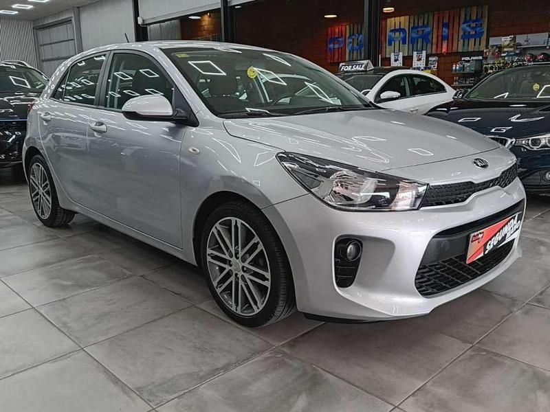 Usado Kia Rio 84 CV (61 kW) 2017 Gris Utilitario
