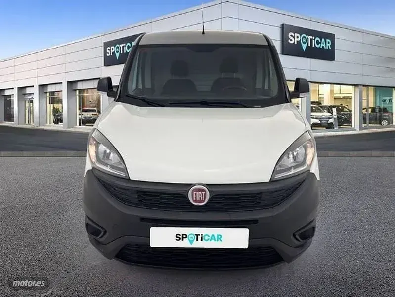 Usado Fiat Doblò 105 CV (77 kW) 2022 Blanco Monovolumen
