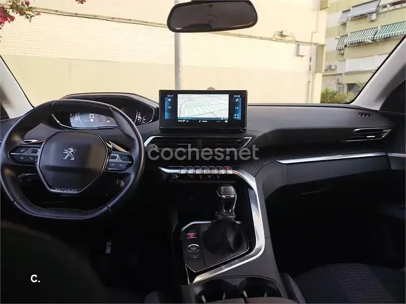 Usado Peugeot 3008 Active 130 CV (95 kW) 2021 Gris / plata SUV