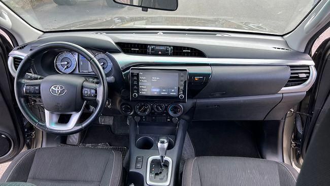 Usado Toyota HiLux Plus 151 CV (111 kW) 2023 Verde Pickup/Camioneta