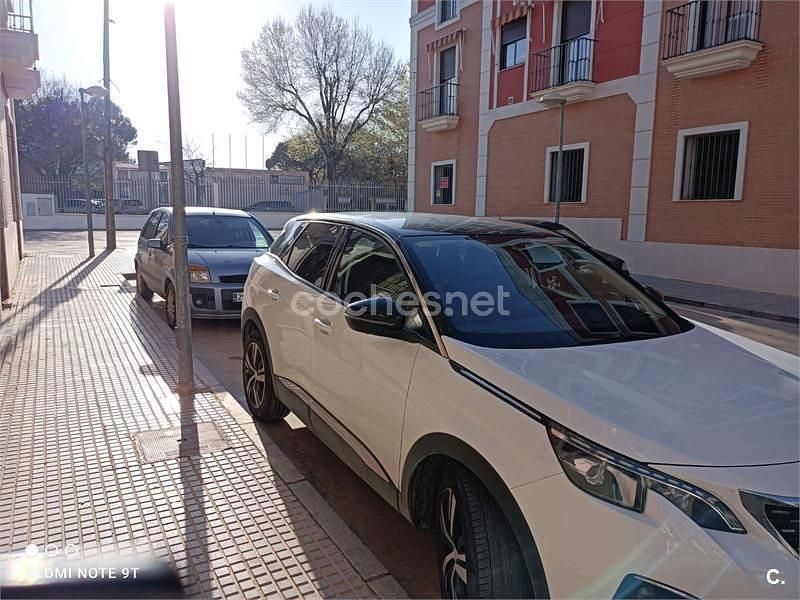 Usado Peugeot 3008 Allure 120 CV (88 kW) 2017 Blanco SUV
