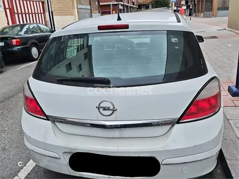 Usado Opel Astra Enjoy 100 CV (73 kW) 2006 Blanco Berlina