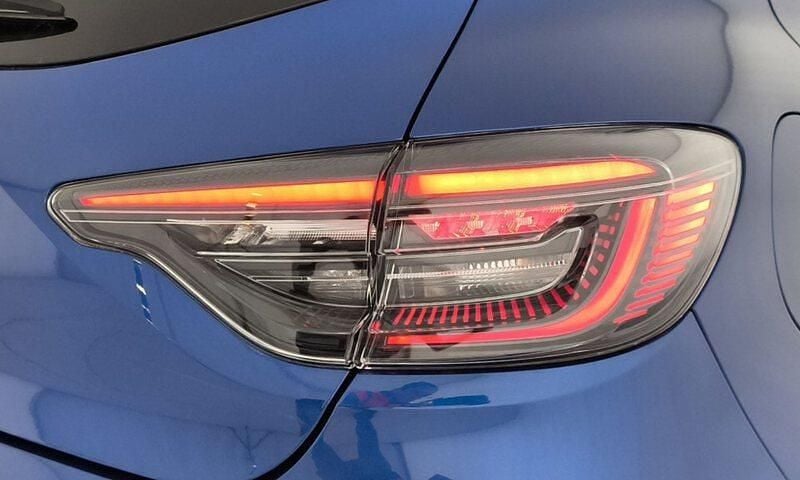 Usado Renault Clio V Techno 90 CV (66 kW) 2024 Azul Berlina