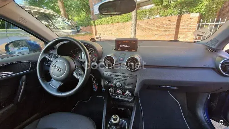 Usado Audi A1 Attraction 90 CV (66 kW) 2013 Azul Utilitario