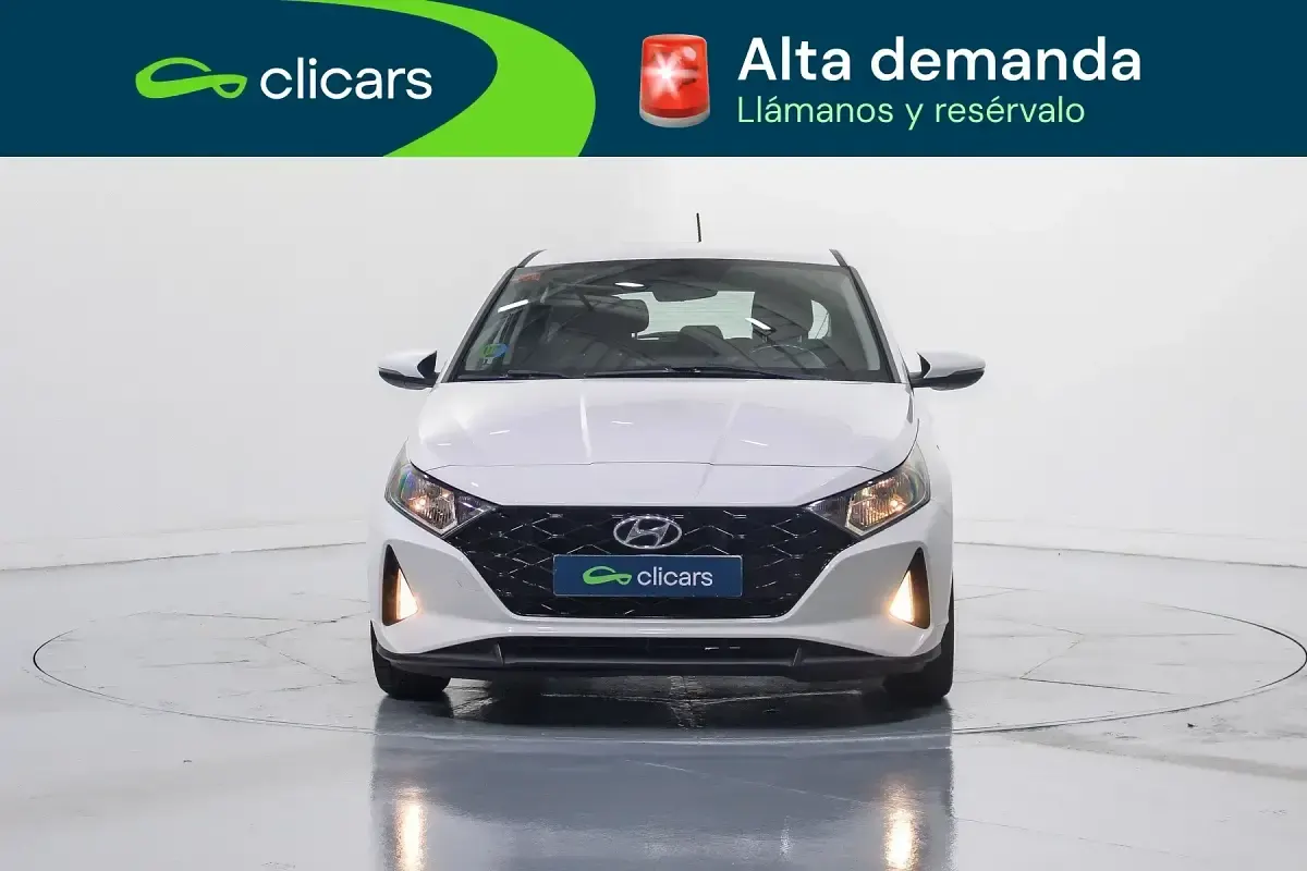 Usado Hyundai i20 100 CV (73 kW) 2021 Blanco Utilitario