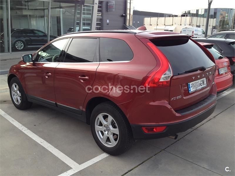 Usado Volvo XC60 Momentum 175 CV (128 kW) 2010 Granate SUV