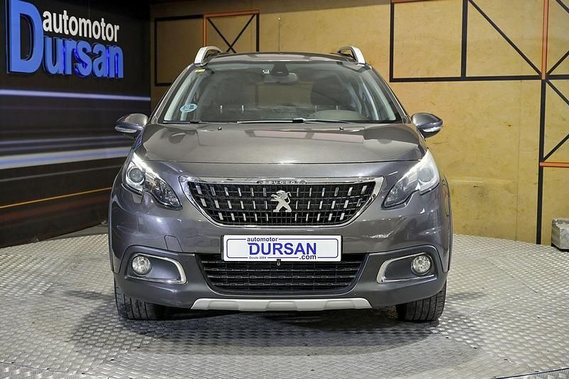 Usado Peugeot 2008 Allure 100 CV (73 kW) 2017 Gris SUV